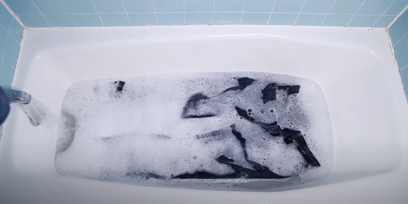 Как стирать джинсы правильно