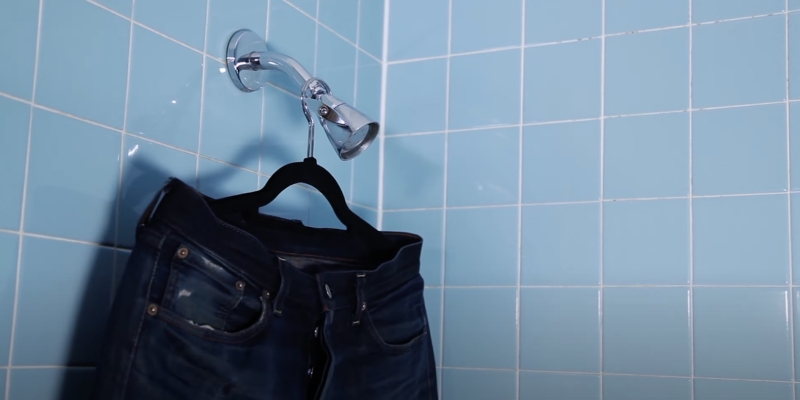 Как стирать джинсы правильно