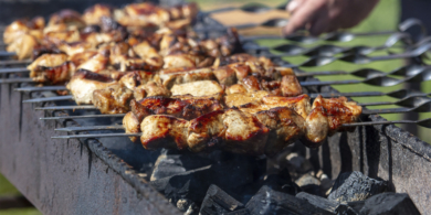 Как разжечь угли для шашлыка правильно